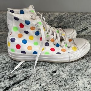 Miley Cyrus mid rise polka dot converse
